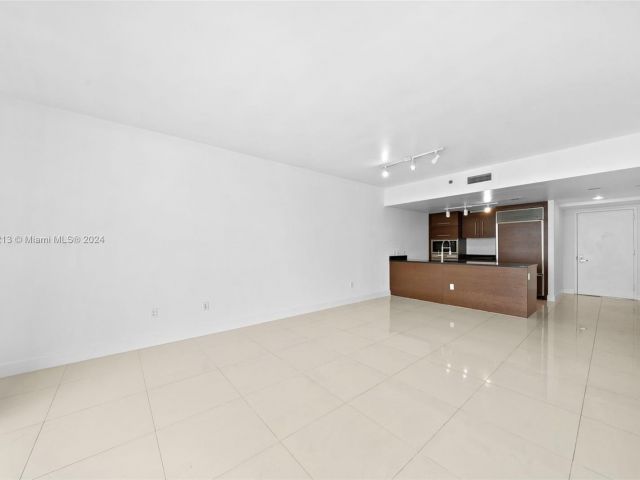 Apartment for sale  Unit #4914 - photo 5017701