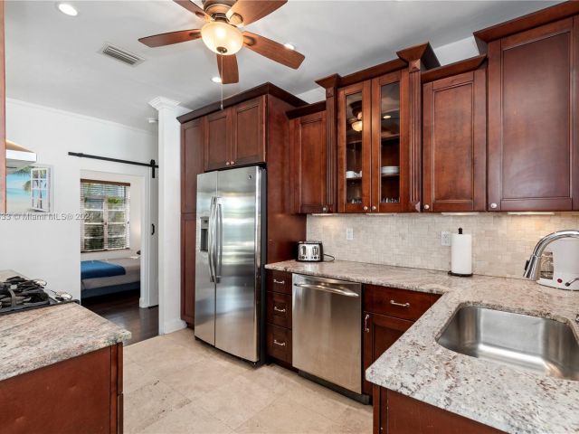 Home for sale at 1446 Hollywood Blvd - photo 5017103