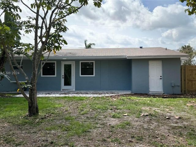 Home for sale at 2008 NW 10th Ave - photo 5017824