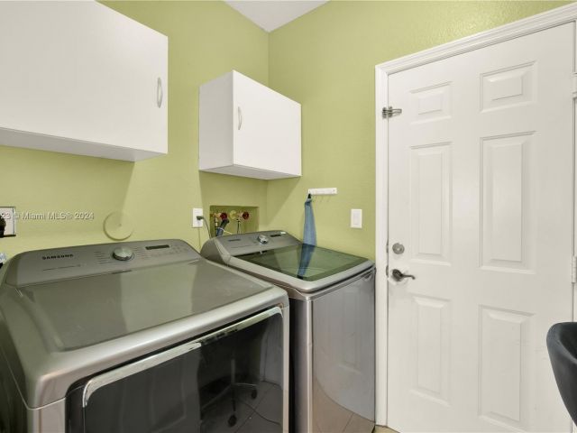 Home for sale at 1870 SE 19th St - photo 5052490