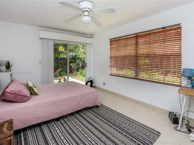 Home for sale at 1447 Hollywood Blvd - photo 5029550