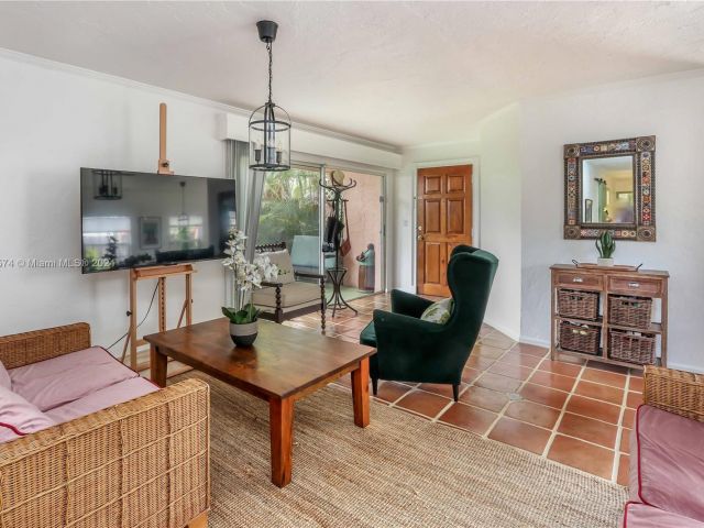 Home for sale at 1447 Hollywood Blvd - photo 5029564