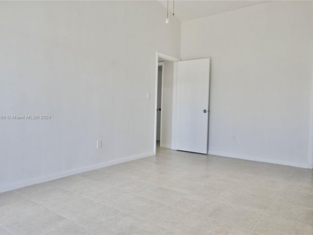 Home for rent at 11033 SW 124th Ct - photo 5037368