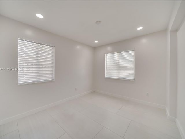 Home for sale at 1621 SW 47th Ter - photo 5065963