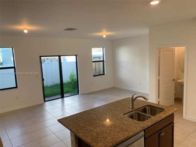 Home for rent at 21341 NE 2 CT 21341 - photo 5412958