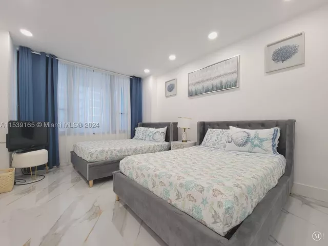 2-bedroom condo for rent in Hollywood - 3505 S Ocean Dr 1509 - MondialRealty