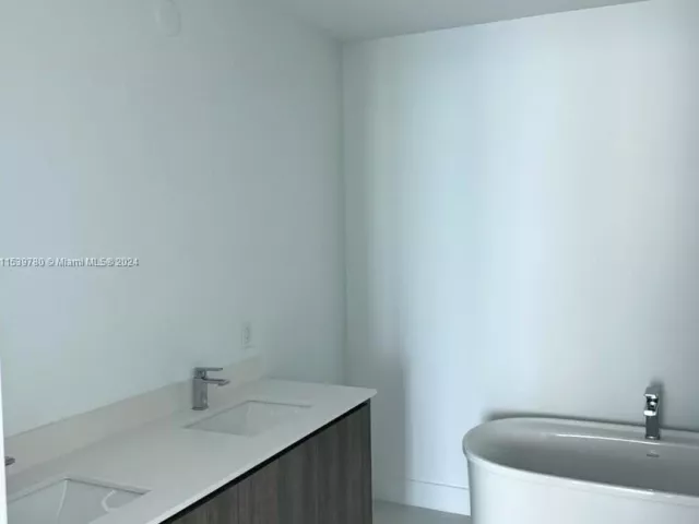 Apartment for rent  Unit #701 - photo 5053210