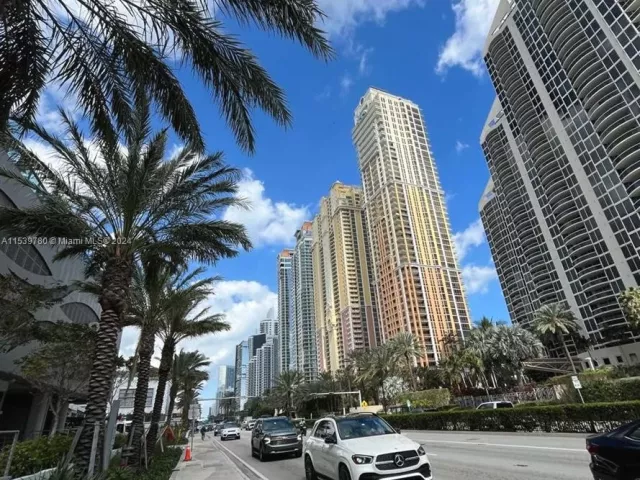 Apartment for rent  Unit #701 - photo 5053205