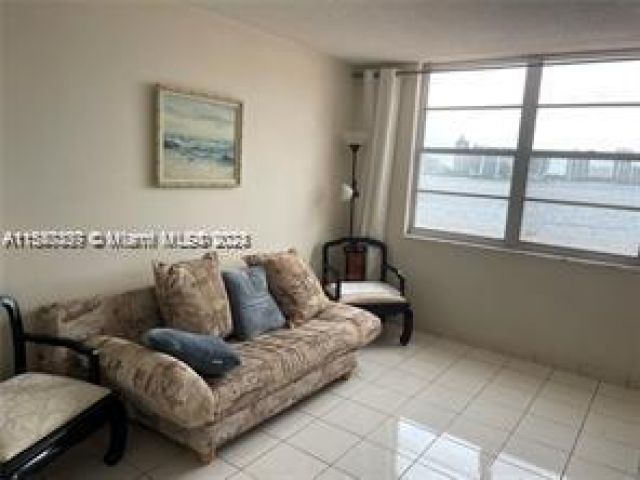 Apartment for rent  Unit #320 - photo 5056088