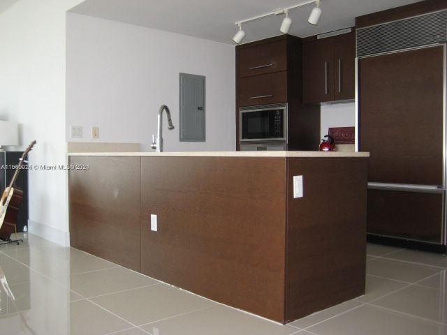 Apartment for rent  Unit # - photo 5061744