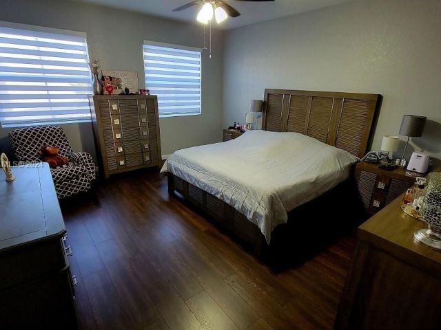 Home for sale at 1421 SE 26th Ave 1421 - photo 5062100