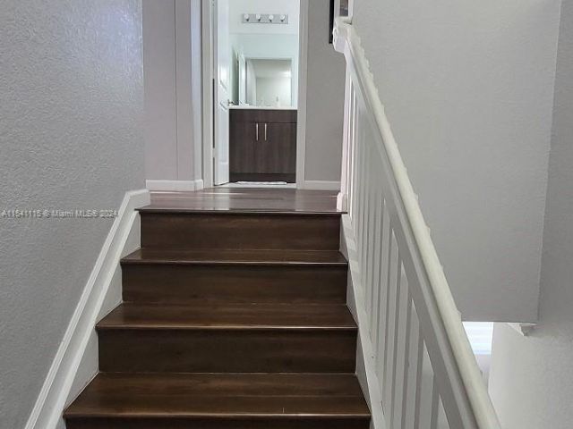 Home for sale at 1421 SE 26th Ave 1421 - photo 5062105