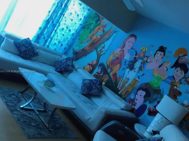 4-bedroom condo for sale in Miami Beach - 5445 Collins Ave TH2 - MondialRealty