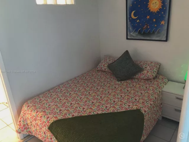 4-bedroom condo for sale in Miami Beach - 5445 Collins Ave TH2 - MondialRealty