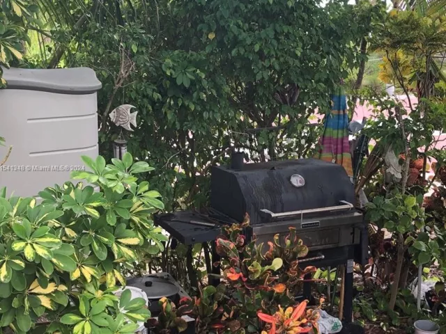 4-bedroom condo for sale in Miami Beach - 5445 Collins Ave TH2 - MondialRealty