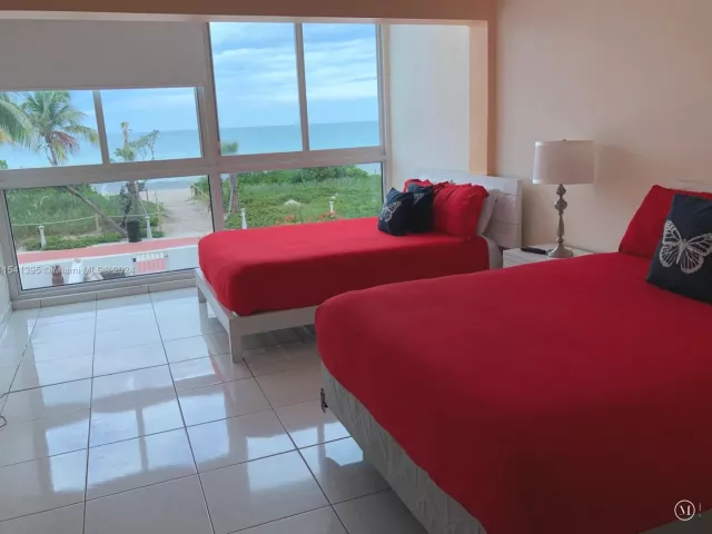 1-bedroom home for sale in Miami Beach -  - MondialRealty