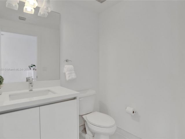 Home for rent at 10271 NW 72nd St 10271 - photo 5345047