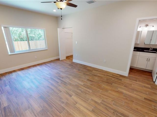 Home for rent at 1208 NW 3rd Ave - photo 5083002