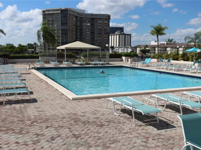 2-bedroom condo for sale in Hallandale Beach - 1865 S Ocean Dr 4F - MondialRealty