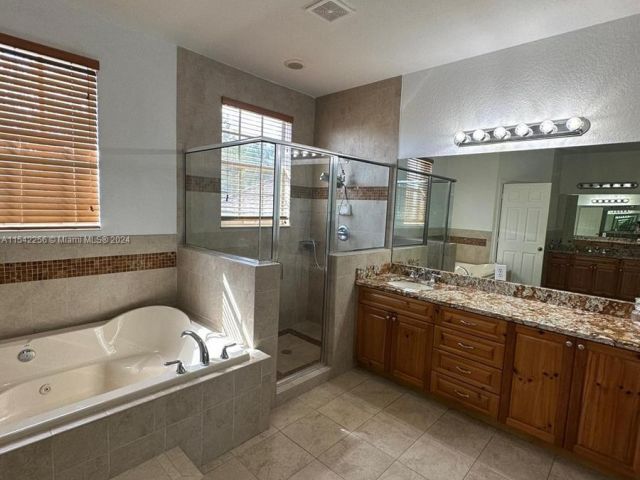 Home for sale at 3003 SW 147th Pl - photo 5071891