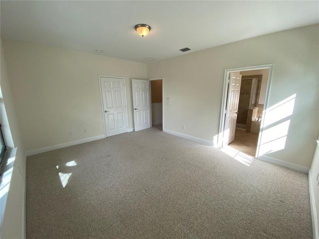 Home for rent at 2727 NE 14th Street Cswy 116 - photo 5079491