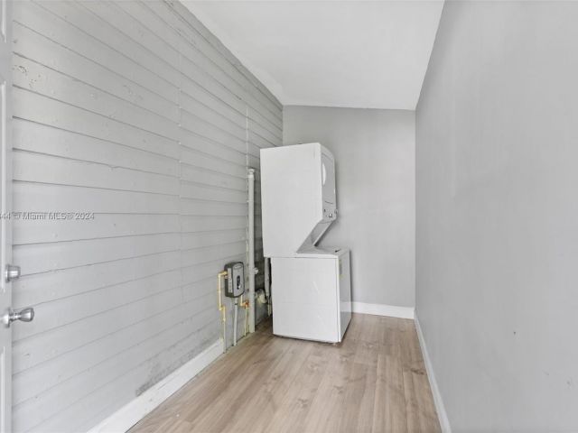 Home for rent at 842 SW 3rd St 846 - photo 5073880