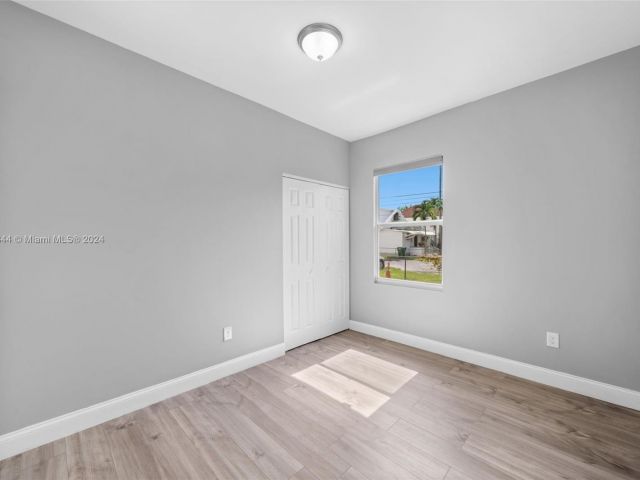 Home for rent at 842 SW 3rd St 846 - photo 5073886