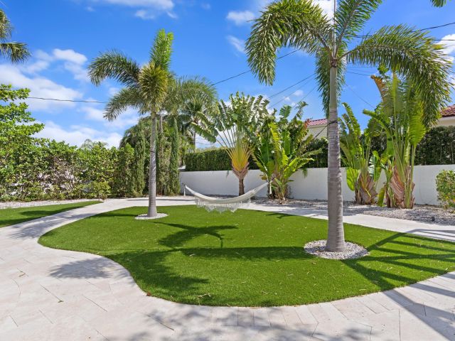 Home for sale at 1050 NW 5th Avenue - photo 5121915