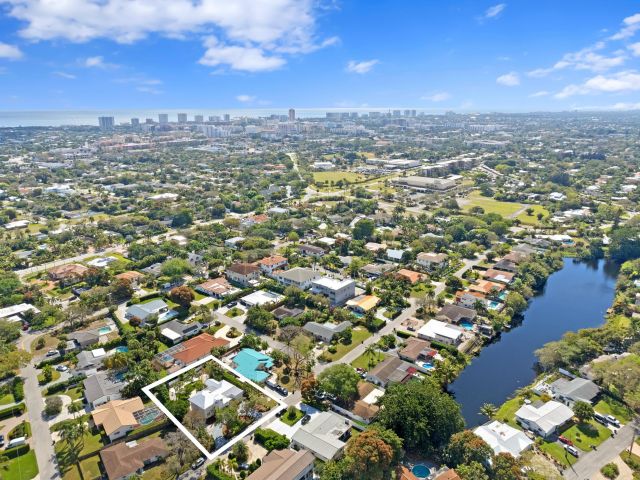 Home for sale at 1050 NW 5th Avenue - photo 5121917