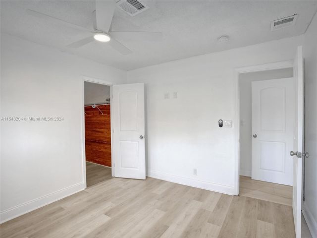 Home for rent at 601 SW 8th Ter - photo 5085326