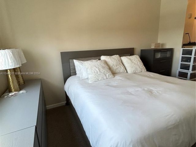 Apartment for rent  Unit #PH24 - photo 5353891