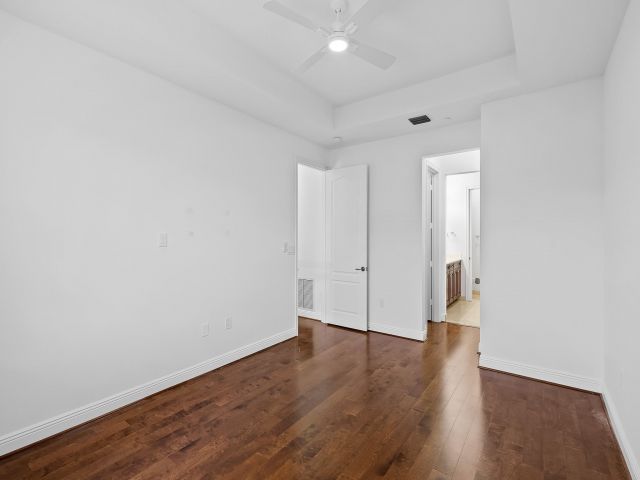 Home for rent at 504 SE 7th St 203 - photo 5084188