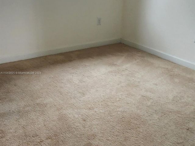 Home for rent at 20502 NE 2nd Ct 20502 - photo 5084425