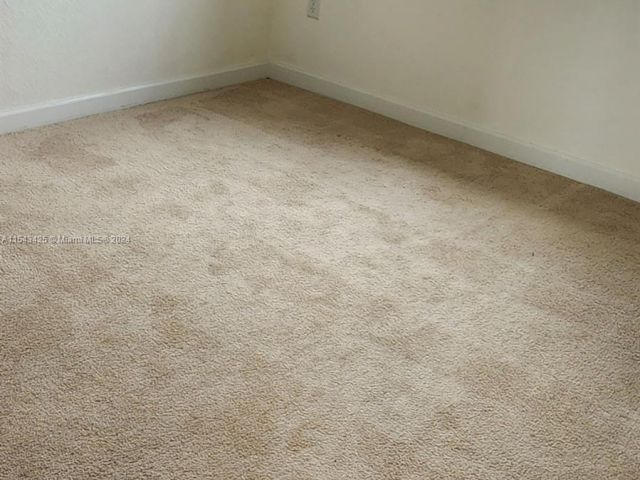 Home for rent at 20502 NE 2nd Ct 20502 - photo 5084427