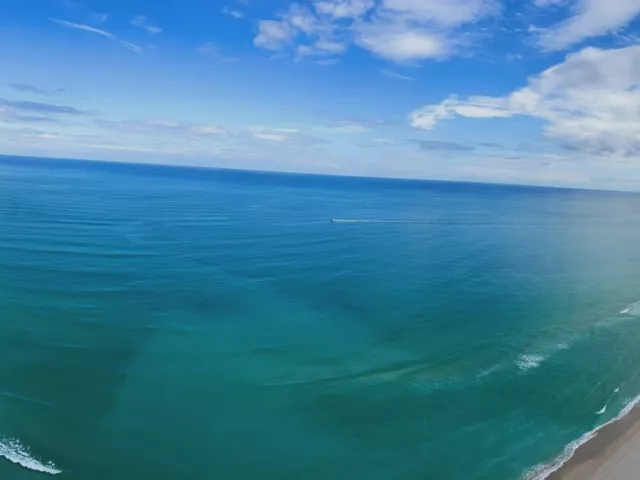 3-bedroom condo for sale in Sunny Isles Beach - 18555 Collins Ave 3501 - MondialRealty