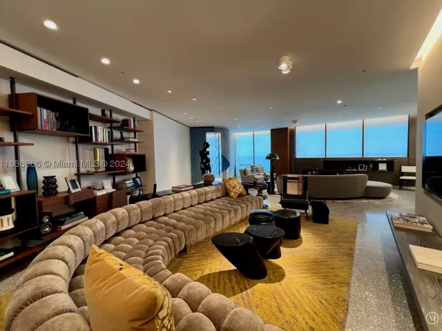 3-bedroom condo for sale in Sunny Isles Beach - 18555 Collins Ave 3501 - MondialRealty