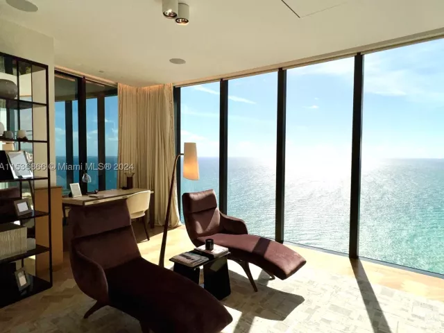 3-bedroom condo for sale in Sunny Isles Beach - 18555 Collins Ave 3501 - MondialRealty