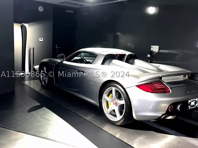 3-bedroom condo for sale in Sunny Isles Beach - 18555 Collins Ave 3501 - MondialRealty