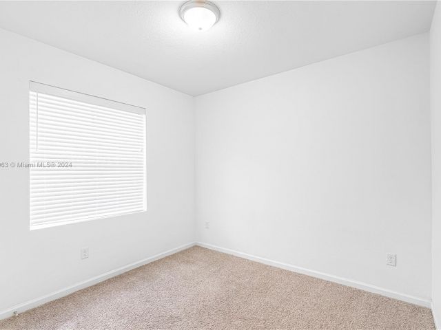 Home for rent at 823 SE 18th St - photo 5085835