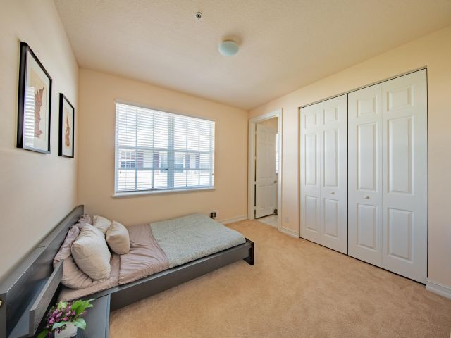 Home for rent at 105 SW 2nd Avenue - photo 5171271