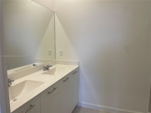 Home for rent at 12612 NW 22nd Pl 12612 - photo 5269042