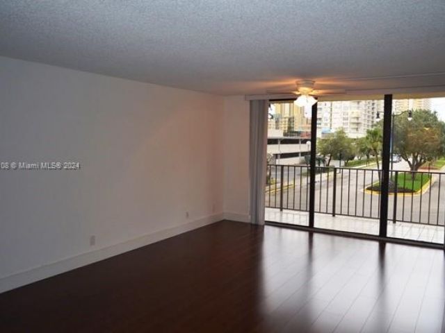 Apartment for sale  Unit #M10 - photo 5088576
