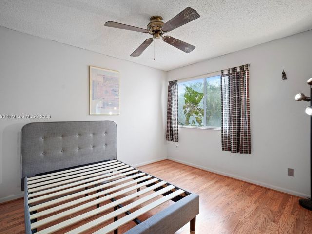 Home for rent at 930 SW 88th Way 930 - photo 5087935