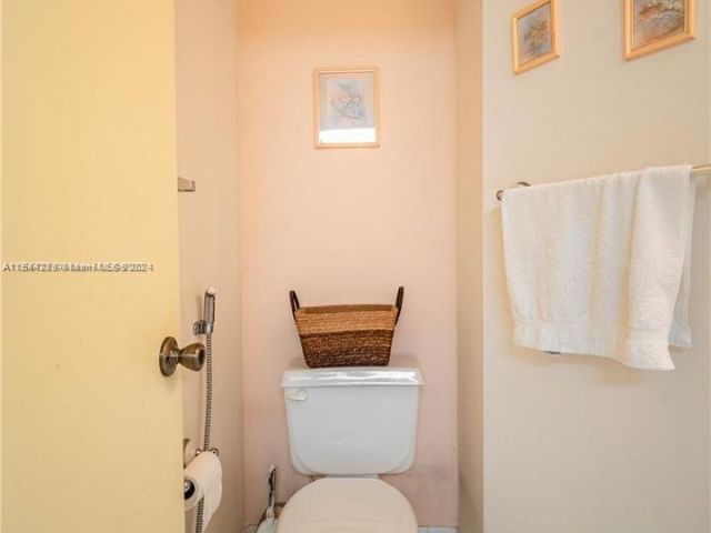 Home for rent at 930 SW 88th Way 930 - photo 5087950