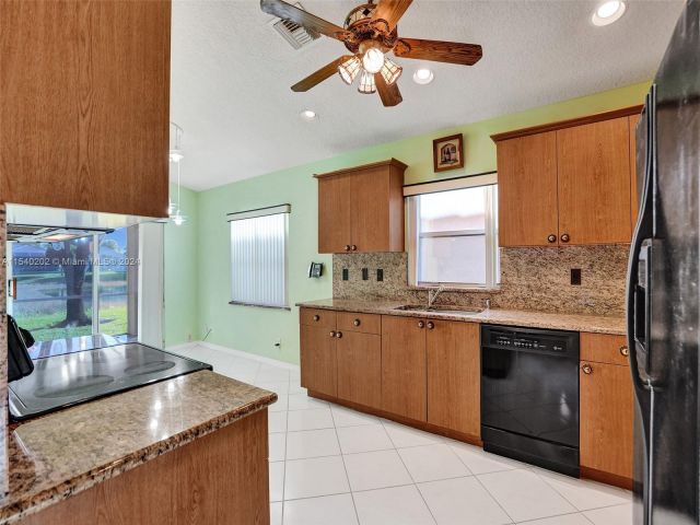 Home for sale at 6514 Via Vicenza - photo 5088949