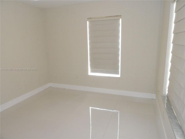 Home for rent at 5614 NW 104th Ct - photo 5091843