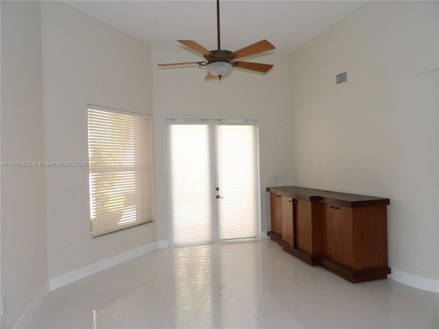 Home for rent at 5614 NW 104th Ct - photo 5091847