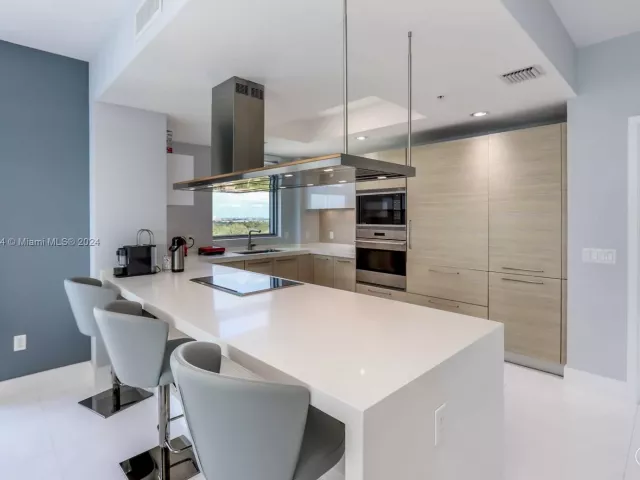 Apartment for sale  Unit #1201 - photo 5092712