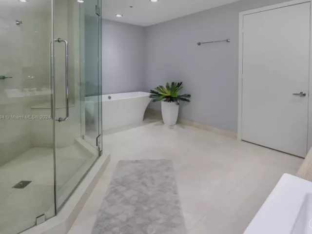 Apartment for sale  Unit #1201 - photo 5092707