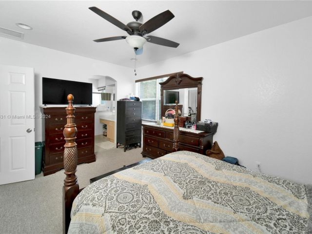 Home for sale at 2005 SE 15th St - photo 5096555